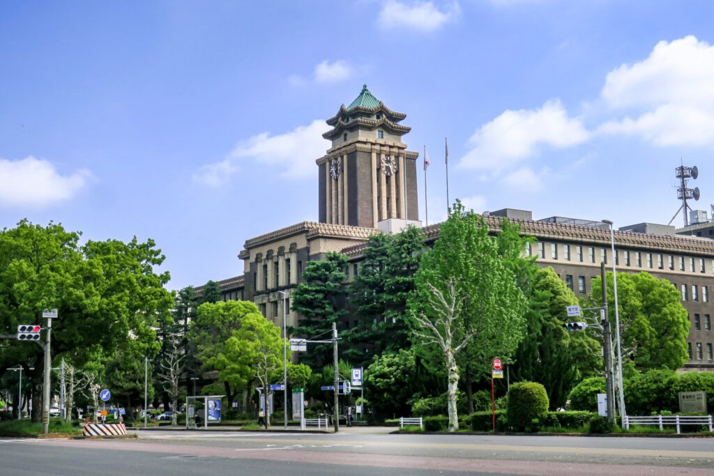 Tòa thị chính Nagoya với kiến trúc thời Showa cổ kính và trang nghiêm