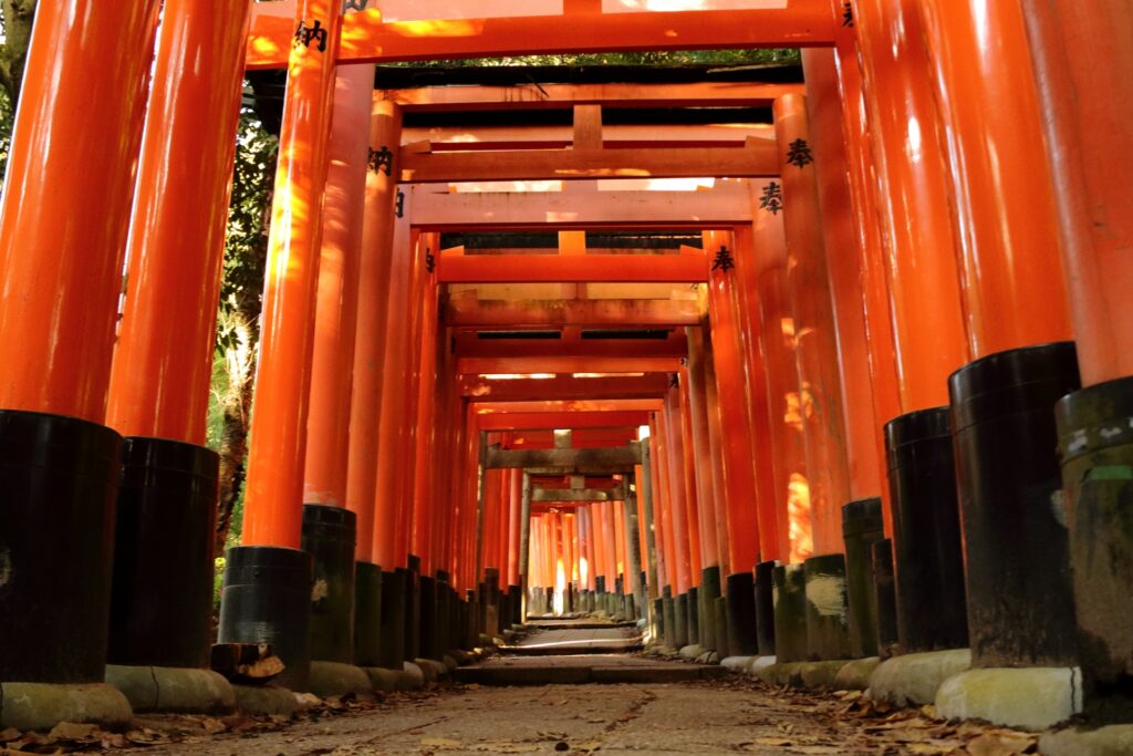 Ngàn cổng torii tại đền Fushimi Inari Taisha