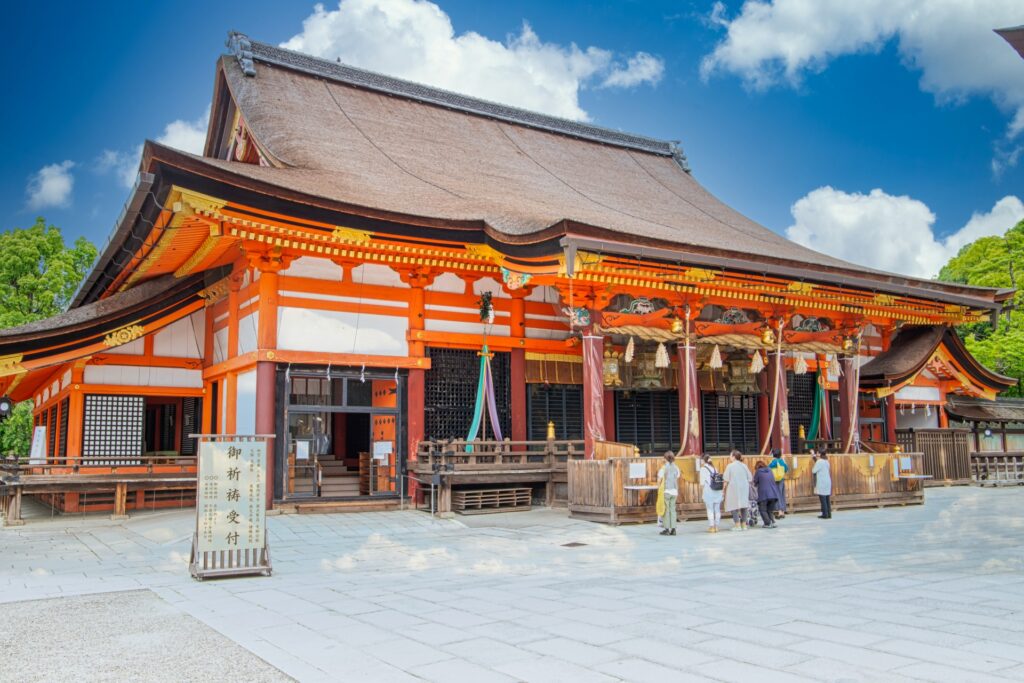 Chính điện phong cách Gion-zukuri – Quốc bảo của đền Yasaka