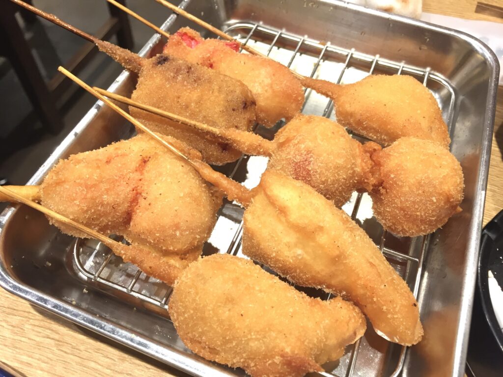 Món kushikatsu giòn rụm đặc sản Shinsekai